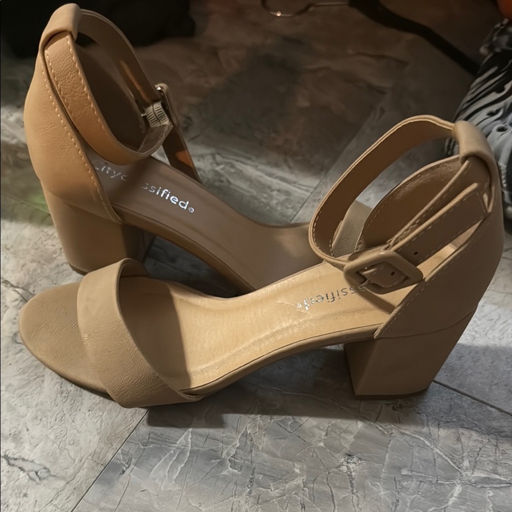 Elegant Tan Block Heel Sandals